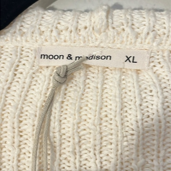 Moon & Madison | New cropped hooded cable knit sweater Womens size XL cream hood - Picture 5 of 10